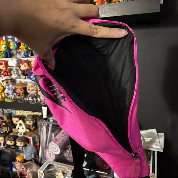 Nike Fanny Pack NWOT - Picture 3 of 5